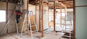 Entreprise de rénovation de la maison et de rénovation d’appartement à Lées-Athas